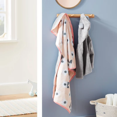 Jersey Knit Reversible Baby Blanket Floral - Cloud Island™ - Pink 1 Jersey Knit Reversible Baby Blanket Floral - Cloud Island™ - Pink