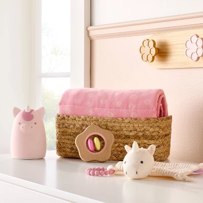 Rayon From Bamboo Jersey Quilted Blanket - Ditsy Floral - Pink - Cloud Island™ 1 Rayon From Bamboo Jersey Quilted Blanket - Ditsy Floral - Pink - Cloud Island™