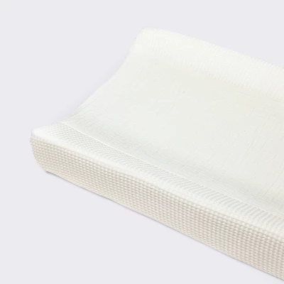 Muslin Waffle Changing Pad Cover - Cream - Cloud Island™ 3 Muslin Waffle Changing Pad Cover - Cream - Cloud Island™ - Image 3
