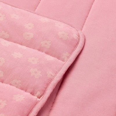 Rayon From Bamboo Jersey Quilted Blanket - Ditsy Floral - Pink - Cloud Island™ 2 Rayon From Bamboo Jersey Quilted Blanket - Ditsy Floral - Pink - Cloud Island™ - Image 2