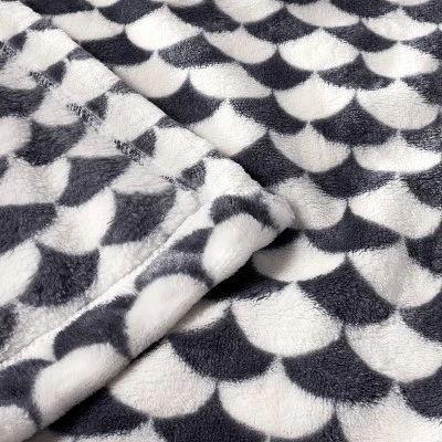 Black And White Scallop Halloween Baby Blanket - Cloud Island™ 2 Black And White Scallop Halloween Baby Blanket - Cloud Island™ - Image 2